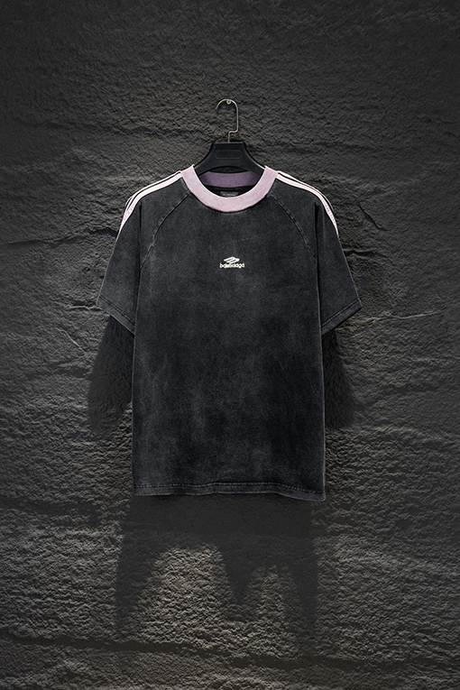 バレンシアガ Balenciaga ウォッシュのダメージ刺繍ストライプ半袖Tシャツ