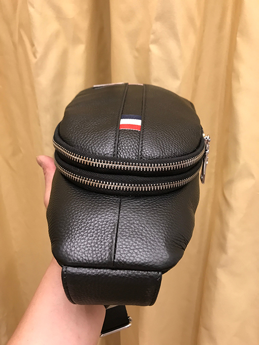 プラダコピー ツートンカラーのメンズチェストバッグ