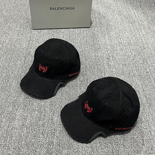 バレンシアガ BALENCIAGA クラシックな刺繍入りベースボールキャップ