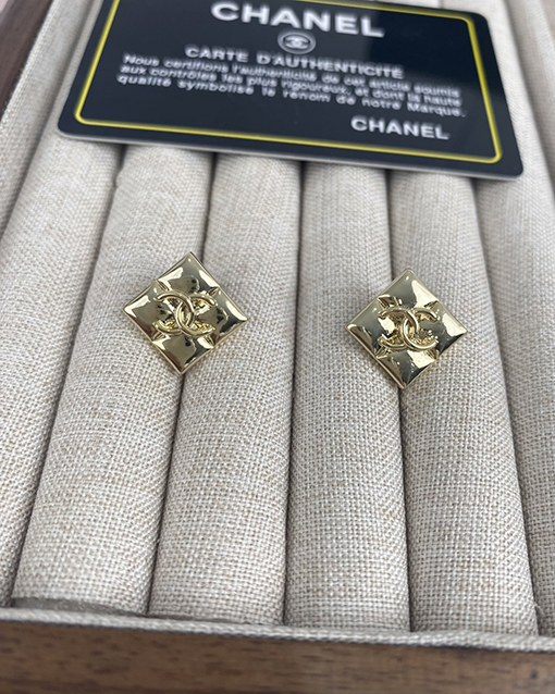 シャネルコピー レディースダイヤモンド型のダブルCスクエアレトロイヤリング