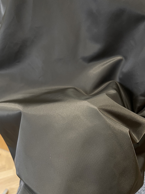 プラダ メタルトライアングルロゴボタンジャケット