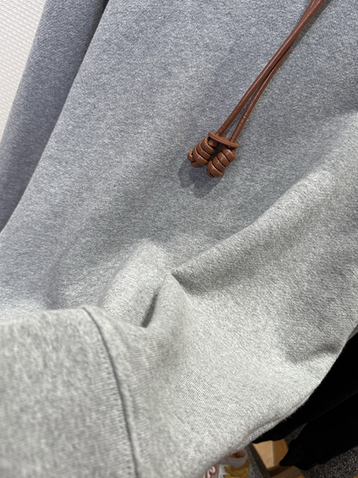 ロエベコピー レザー刺繍パーカー