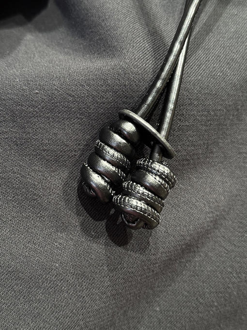 ロエベコピー レザー刺繍パーカー