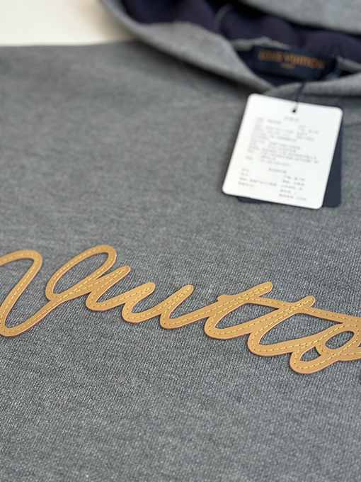 ルイヴィトンスーパーコピー Trunk レザーロゴ刺繍ニットフード付きセーター