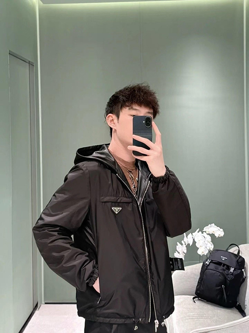 プラダ 両面リバーシブルフードジャケット