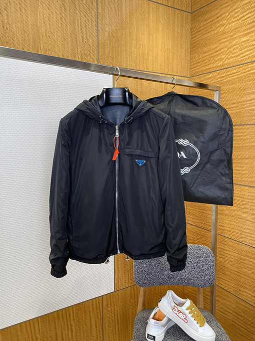 プラダ 両面リバーシブルフードジャケット