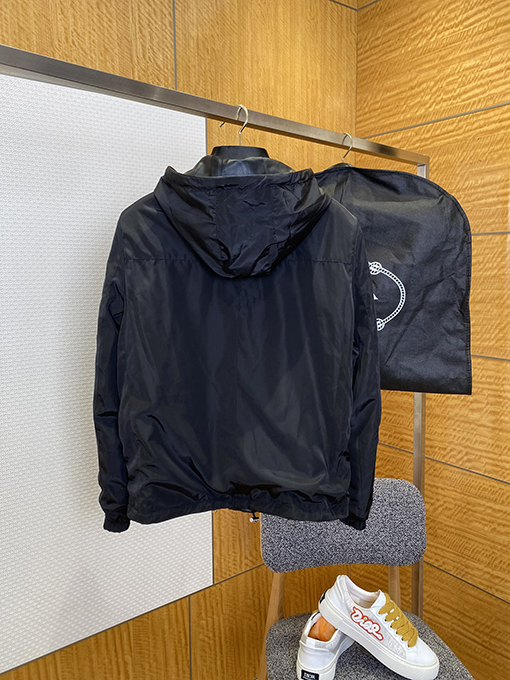 プラダ 両面リバーシブルフードジャケット