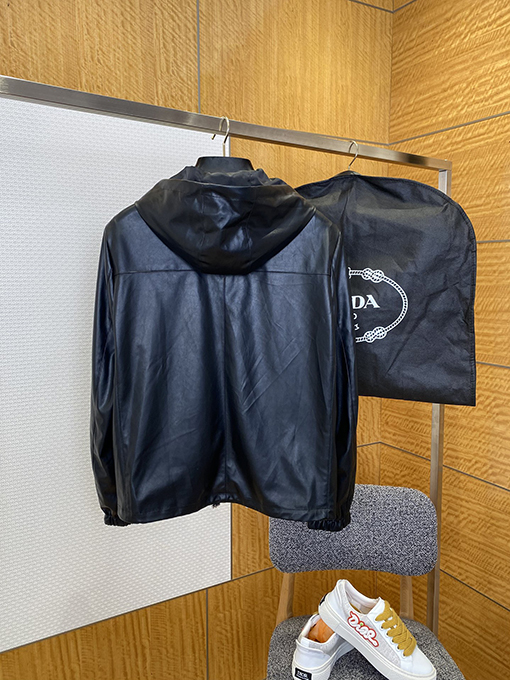 プラダ 両面リバーシブルフードジャケット