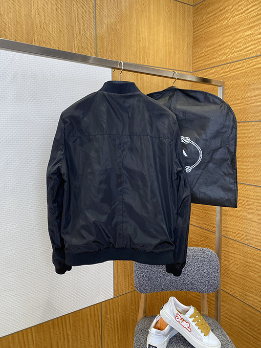 プラダコピー 両面リバーシブルベースボールジャケット