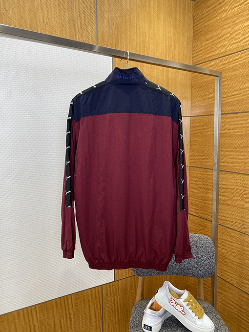 バレンシアガ 刺繍入りカラーブロックスポーティジャケット