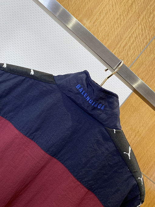 バレンシアガ 刺繍入りカラーブロックスポーティジャケット