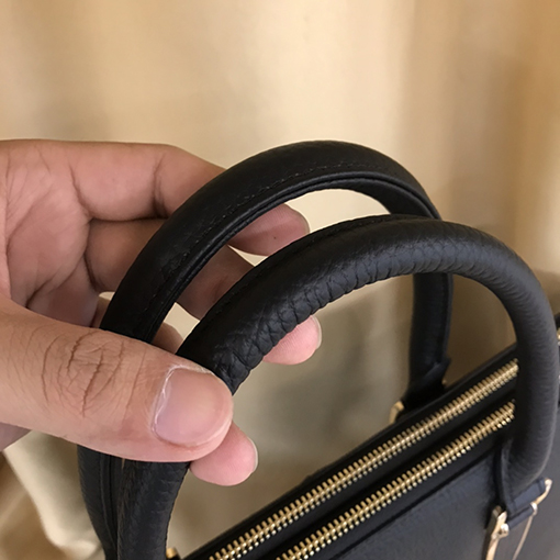 プラダ 新しいメンズブリーフケース