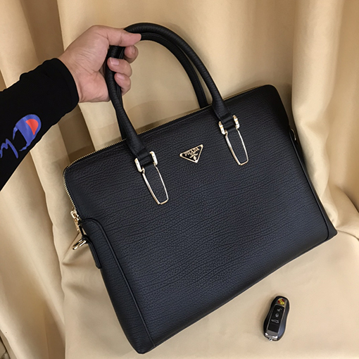 プラダ 新しいメンズブリーフケース