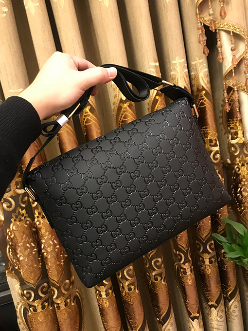 グッチ メンズカジュアルクロスボディバッグ