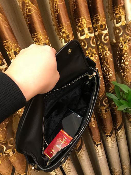 グッチ メンズカジュアルクロスボディバッグ