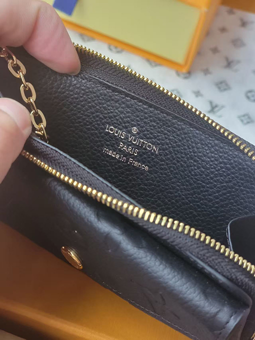 ルイヴィトン Recto Verso クラシックモノグラムウォレットM69431