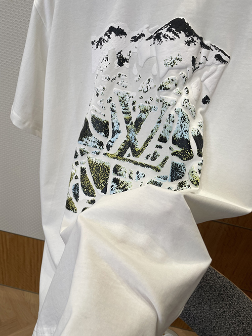 ルイヴィトン スノーマウンテンプリントクルーネック半袖Tシャツ