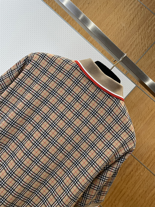 バーバリースーパーコピー 刺繍入りチェック柄襟付き半袖ポロシャツ