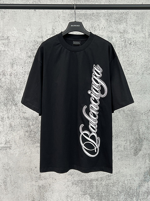 バレンシアガ BALENCIAGA フロントに大きな刺繍ロゴが入った半袖Tシャツ