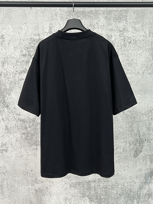 バレンシアガ BALENCIAGA フロントに大きな刺繍ロゴが入った半袖Tシャツ