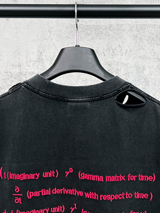 バレンシアガ ディラック方程式の刺繍りウォッシュとバックをした半袖 T シャツ