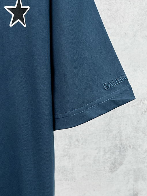 バレンシアガ スターロゴ刺繍の袖口ウォッシュとダメージをした半袖Tシャツ