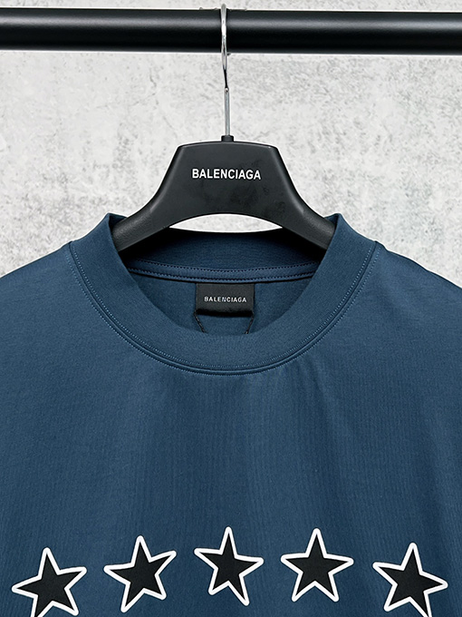 バレンシアガ スターロゴ刺繍の袖口ウォッシュとダメージをした半袖Tシャツ