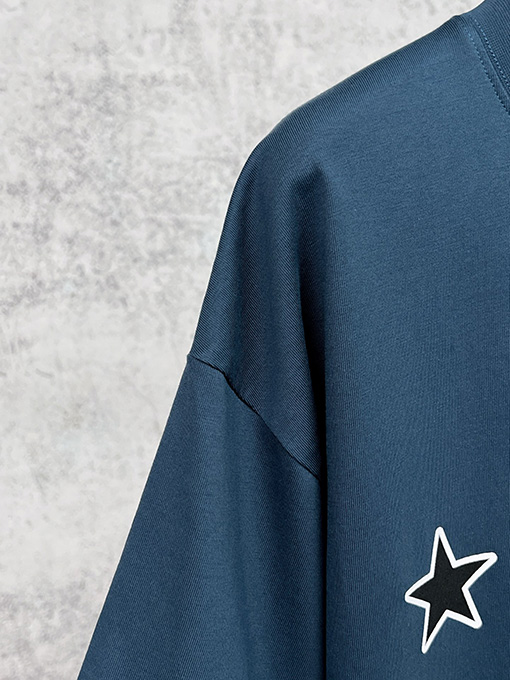 バレンシアガ スターロゴ刺繍の袖口ウォッシュとダメージをした半袖Tシャツ