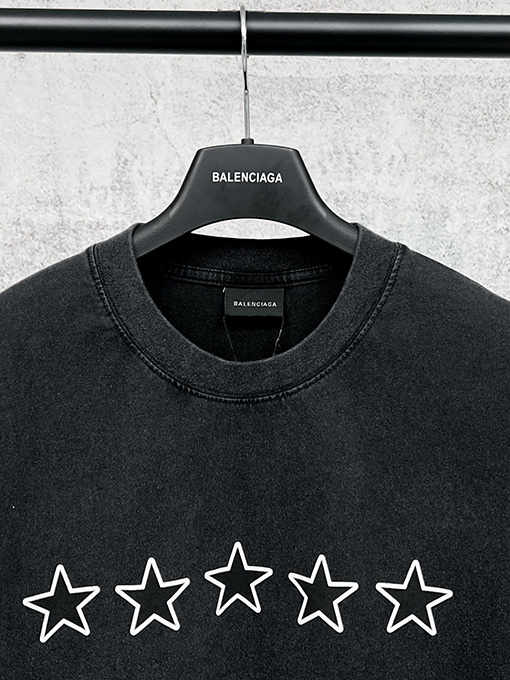 バレンシアガ スターロゴ刺繍の袖口ウォッシュとダメージをした半袖Tシャツ