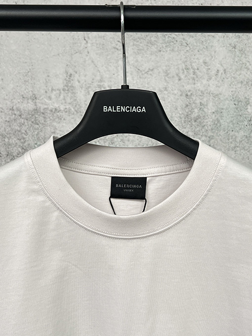 バレンシアガスーパーコピー Balenciaga WFP 2046 チャリティー限定の半袖Tシャツ