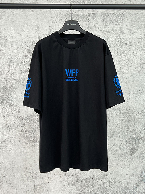 バレンシアガスーパーコピー Balenciaga WFP 2046 チャリティー限定の半袖Tシャツ