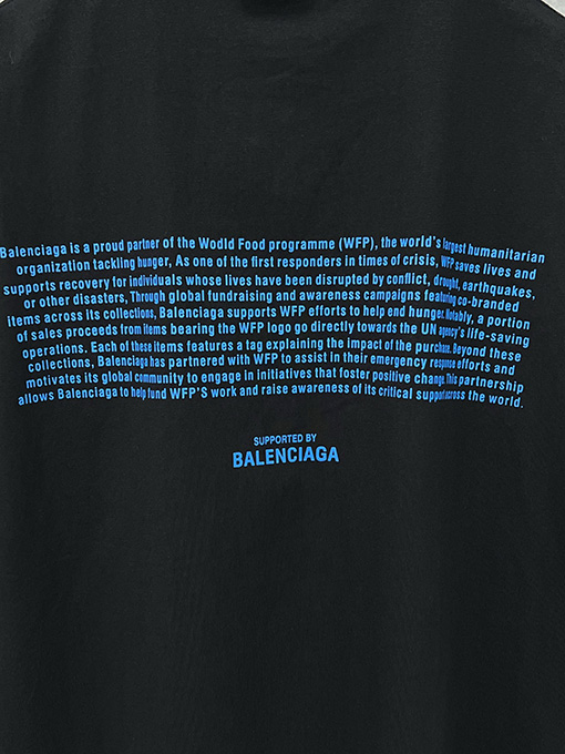 バレンシアガスーパーコピー Balenciaga WFP 2046 チャリティー限定の半袖Tシャツ