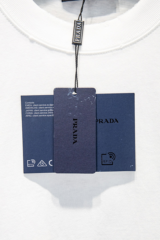 プラダ PRADA 着古したアップリケ刺繍の半袖Tシャツ