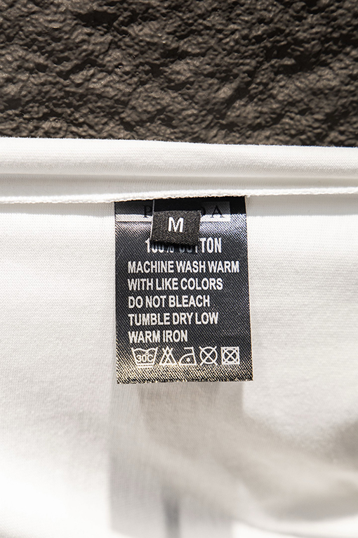 プラダ PRADA 着古したアップリケ刺繍の半袖Tシャツ