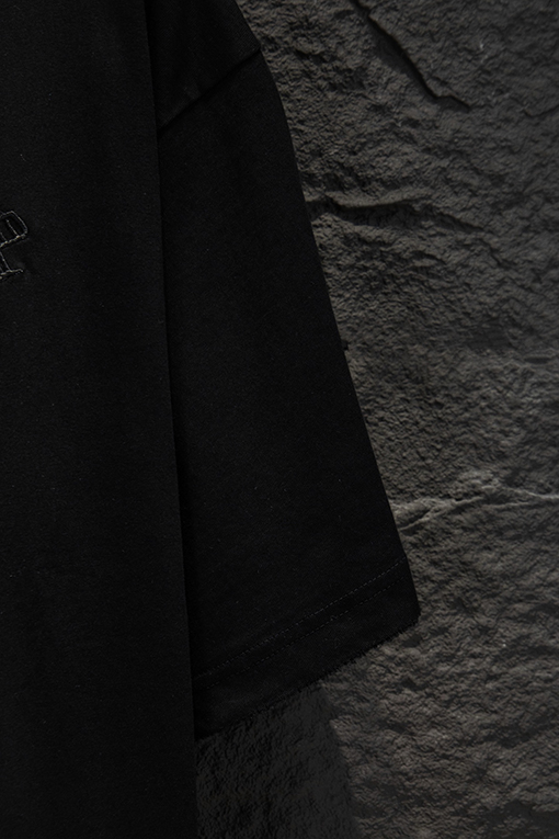 プラダ PRADA 着古したアップリケ刺繍の半袖Tシャツ