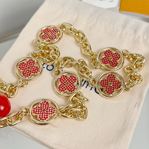 ルイヴィトン Monogram 花と桜のバッグチャームチェーン