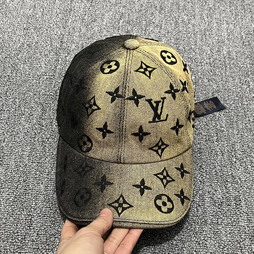 ルイヴィトン クラシックなモノグラムのベースボールキャップ