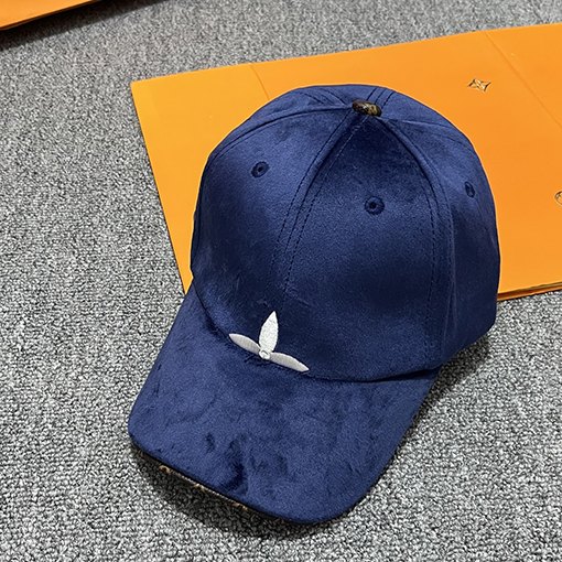 ルイヴィトン ベルベットのベースボールキャップ