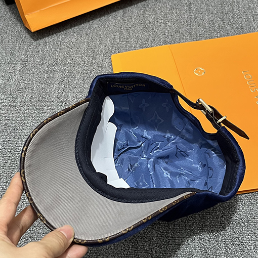 ルイヴィトン ベルベットのベースボールキャップ