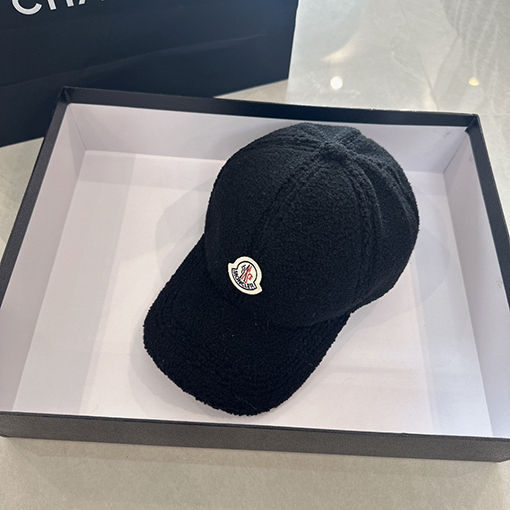 モンクレールスーパーコピー ラムウールのベースボールキャップ