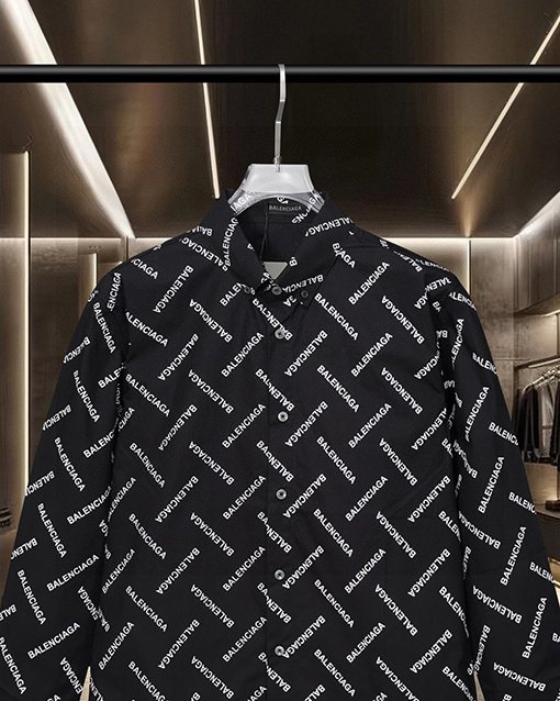 バレンシアガ Balenciaga ランウェイスタイルのオールオーバープリントバレットスクリーンロゴ長袖シャツ