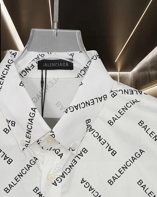 バレンシアガ Balenciaga ランウェイスタイルのオールオーバープリントバレットスクリーンロゴ長袖シャツ