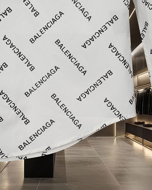 バレンシアガ Balenciaga ランウェイスタイルのオールオーバープリントバレットスクリーンロゴ長袖シャツ