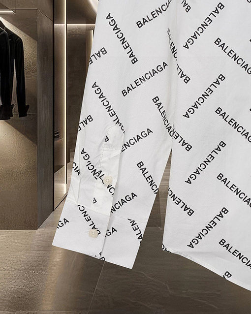 バレンシアガ Balenciaga ランウェイスタイルのオールオーバープリントバレットスクリーンロゴ長袖シャツ