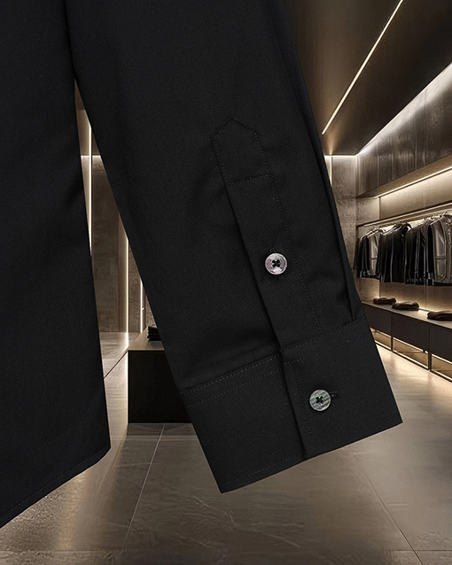 グッチ Gucci 胸元にア​​ンカーロゴの刺繍がされたクラシックな長袖シャツ