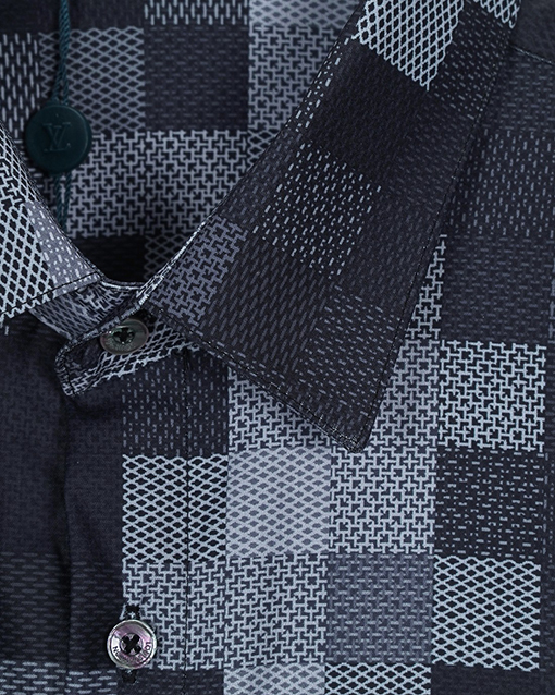 ルイヴィトンスーパーコピー 全体にチェック柄モザイクをした長袖シャツ