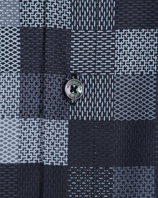 ルイヴィトンスーパーコピー 全体にチェック柄モザイクをした長袖シャツ