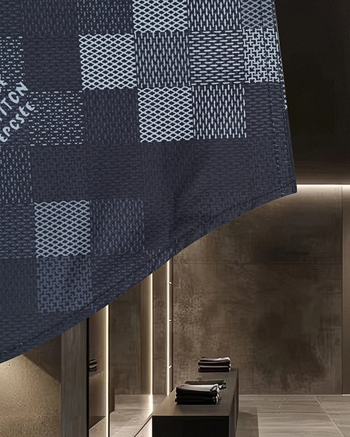 ルイヴィトンスーパーコピー 全体にチェック柄モザイクをした長袖シャツ