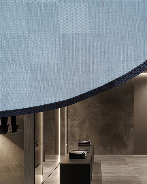 ルイヴィトンスーパーコピー 全体にチェック柄モザイクをした長袖シャツ