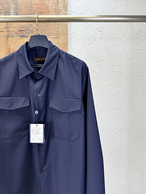 ルイヴィトンスーパーコピー レザーロゴステッチポケット長袖シャツ